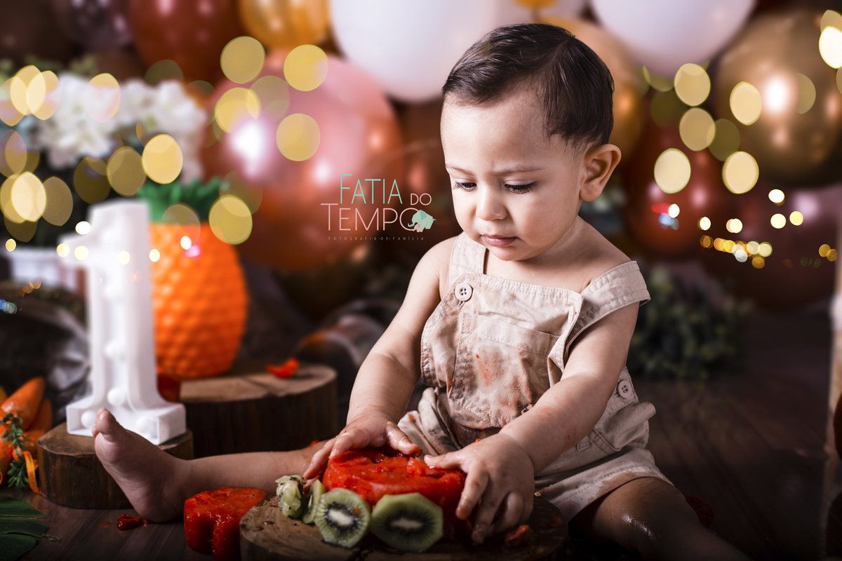 Smash the cake, smash the fruit, ensaio de aniversario, ensaio de familia, ensaio de criança, ensaio de um ano, ensaio com bolo, fotos com  bolo