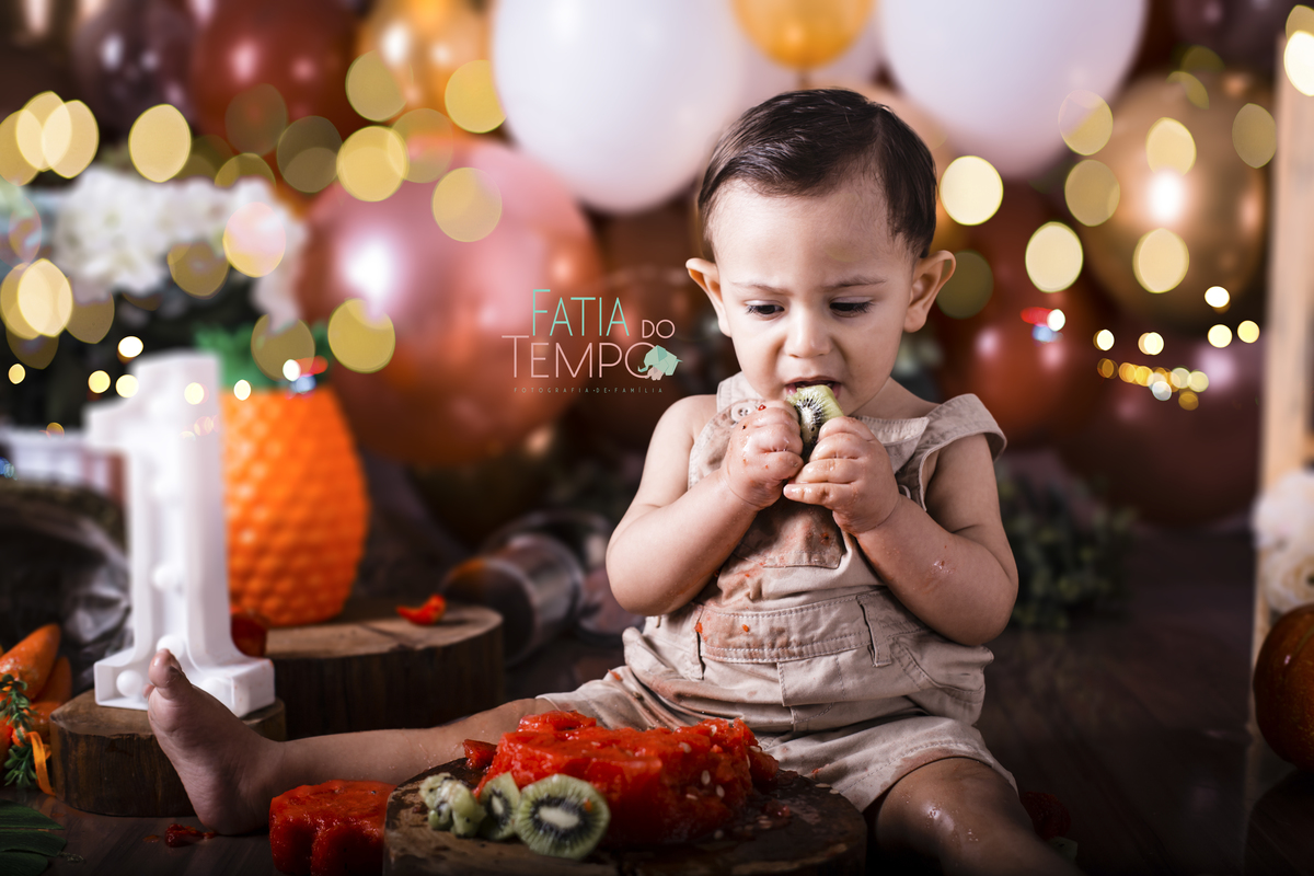 Smash the cake, smash the fruit, ensaio de aniversario, ensaio de familia, ensaio de criança, ensaio de um ano, ensaio com bolo, fotos com  bolo