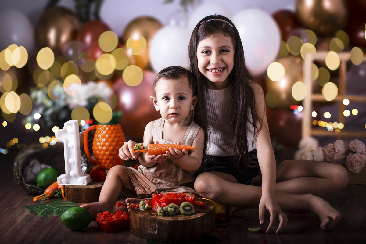 Smash the cake, smash the fruit, ensaio de aniversario, ensaio de familia, ensaio de criança, ensaio de um ano, ensaio com bolo, fotos com  bolo