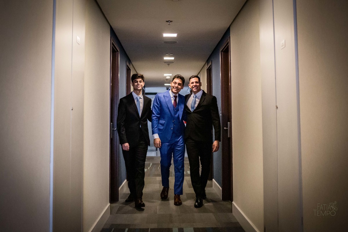 casamento, noiva, noivo, wedding, festa, buffet, alianças, vestido de noiva, madrinhas, padrinhos, estúdio, fotografia, decoração, Rolex, iPhone, glamour, hotel, modelo, dj, som, iluminação, assessoria, amor, família, 