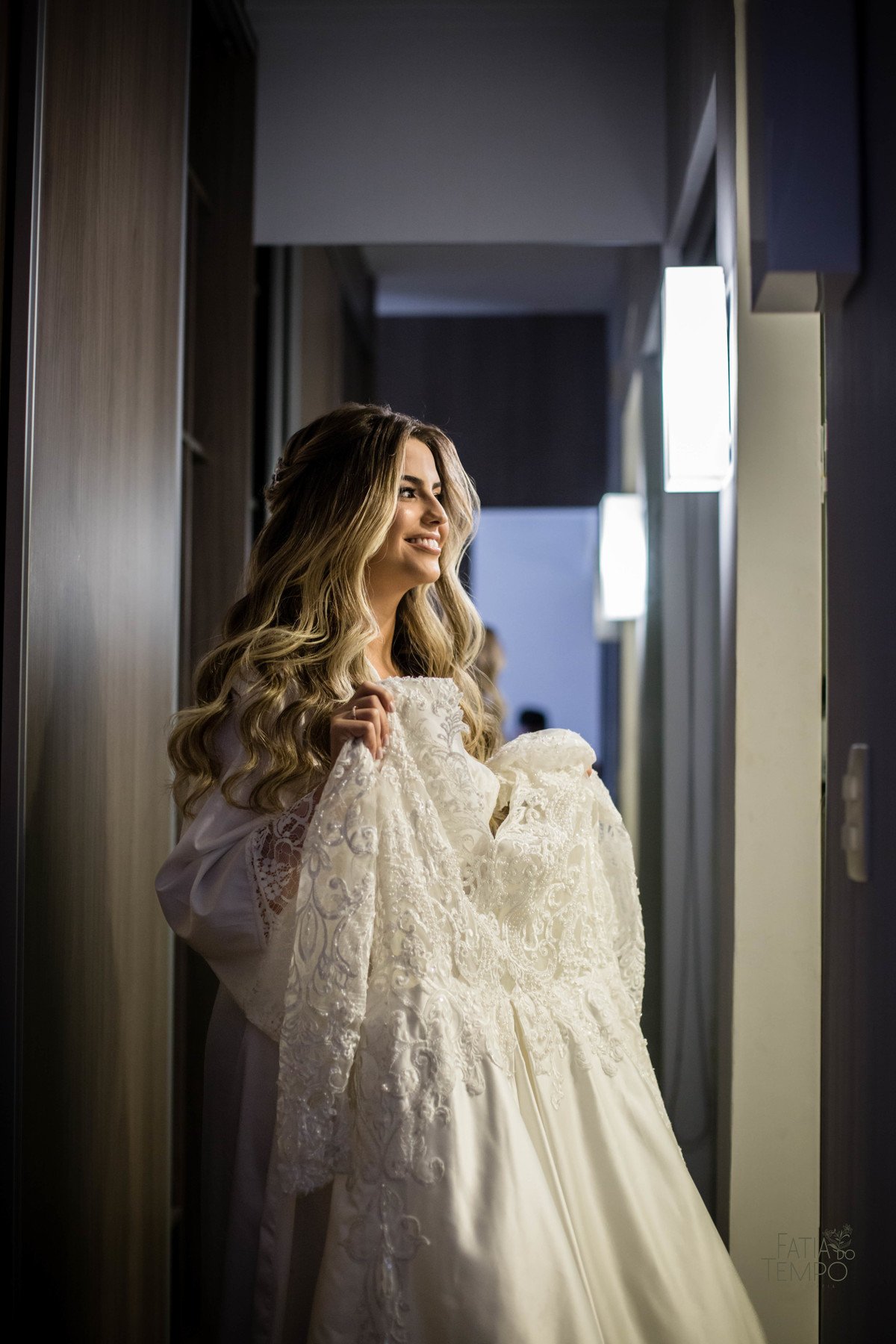 casamento, noiva, noivo, wedding, festa, buffet, alianças, vestido de noiva, madrinhas, padrinhos, estúdio, fotografia, decoração, Rolex, iPhone, glamour, hotel, modelo, dj, som, iluminação, assessoria, amor, família, 