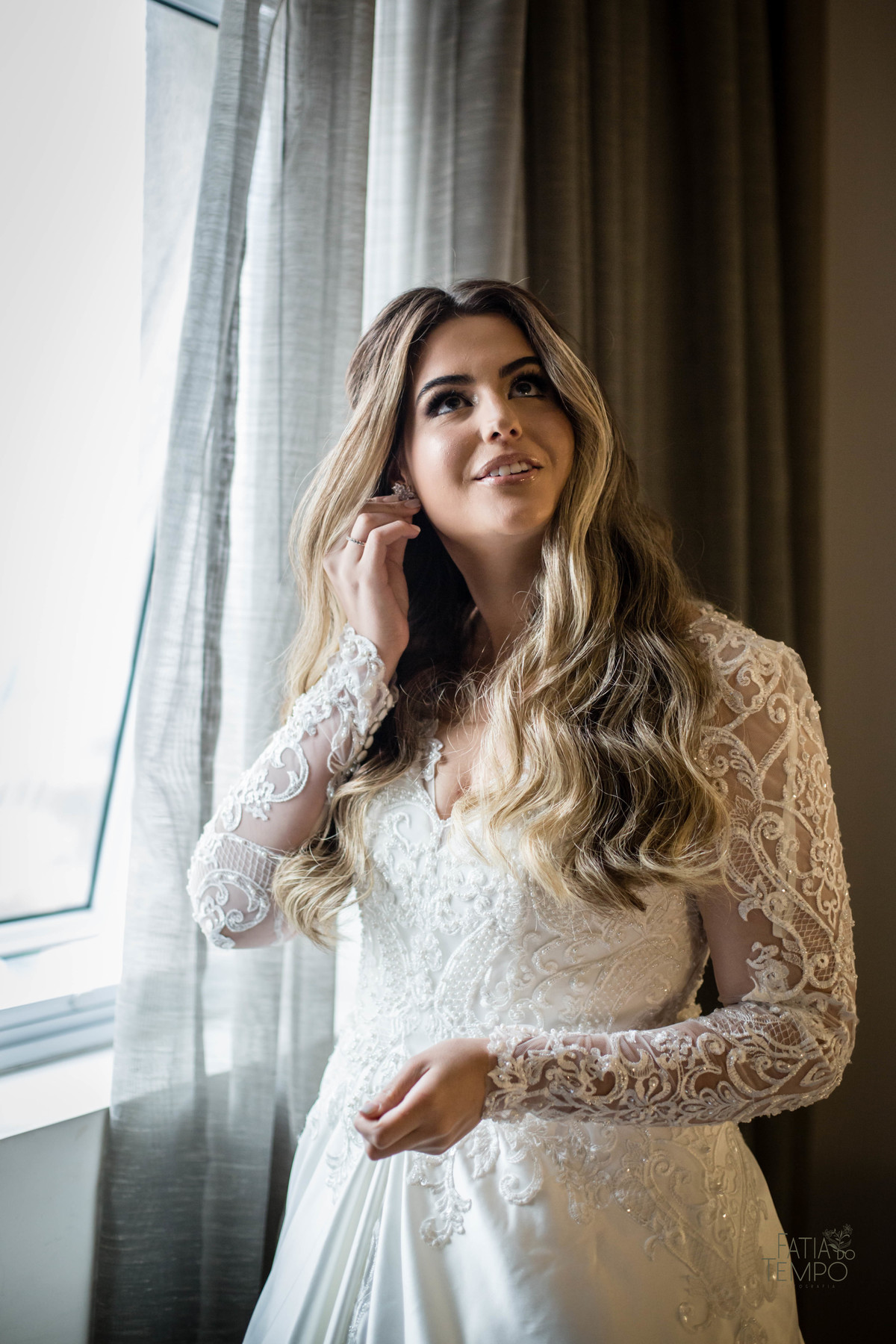 casamento, noiva, noivo, wedding, festa, buffet, alianças, vestido de noiva, madrinhas, padrinhos, estúdio, fotografia, decoração, Rolex, iPhone, glamour, hotel, modelo, dj, som, iluminação, assessoria, amor, família, 