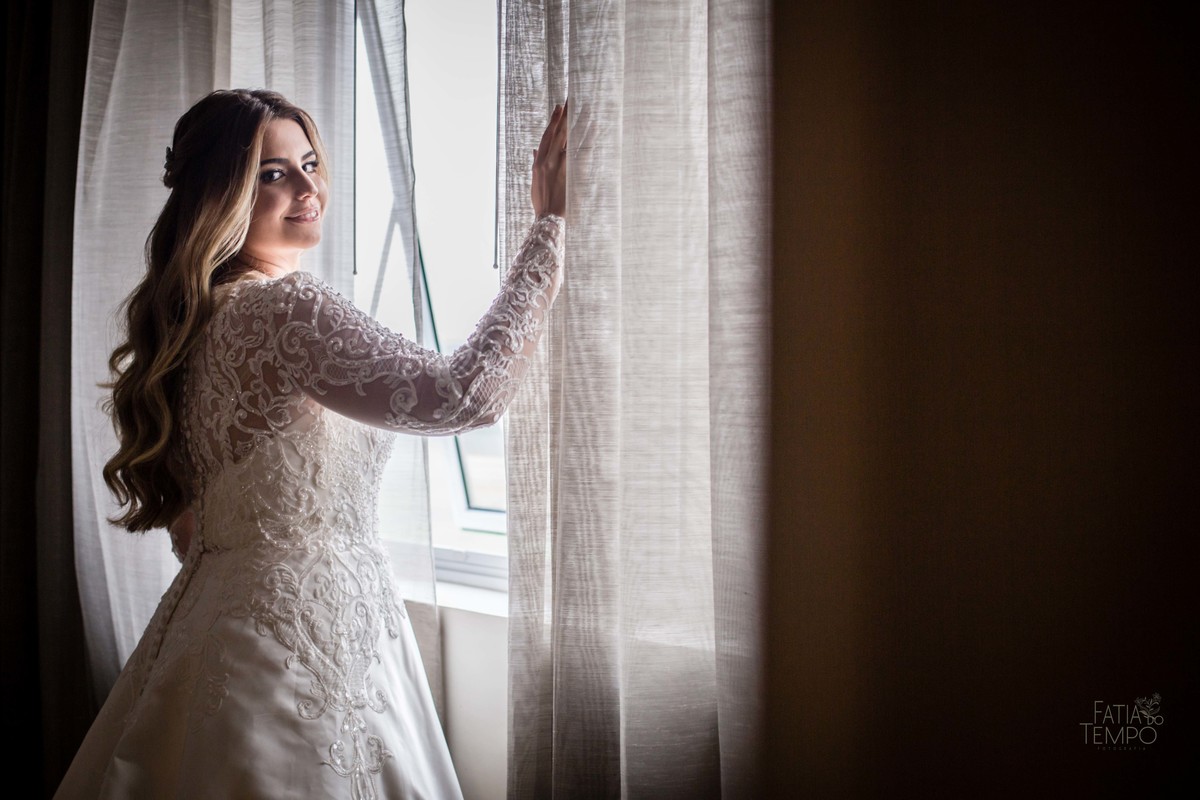 casamento, noiva, noivo, wedding, festa, buffet, alianças, vestido de noiva, madrinhas, padrinhos, estúdio, fotografia, decoração, Rolex, iPhone, glamour, hotel, modelo, dj, som, iluminação, assessoria, amor, família, 