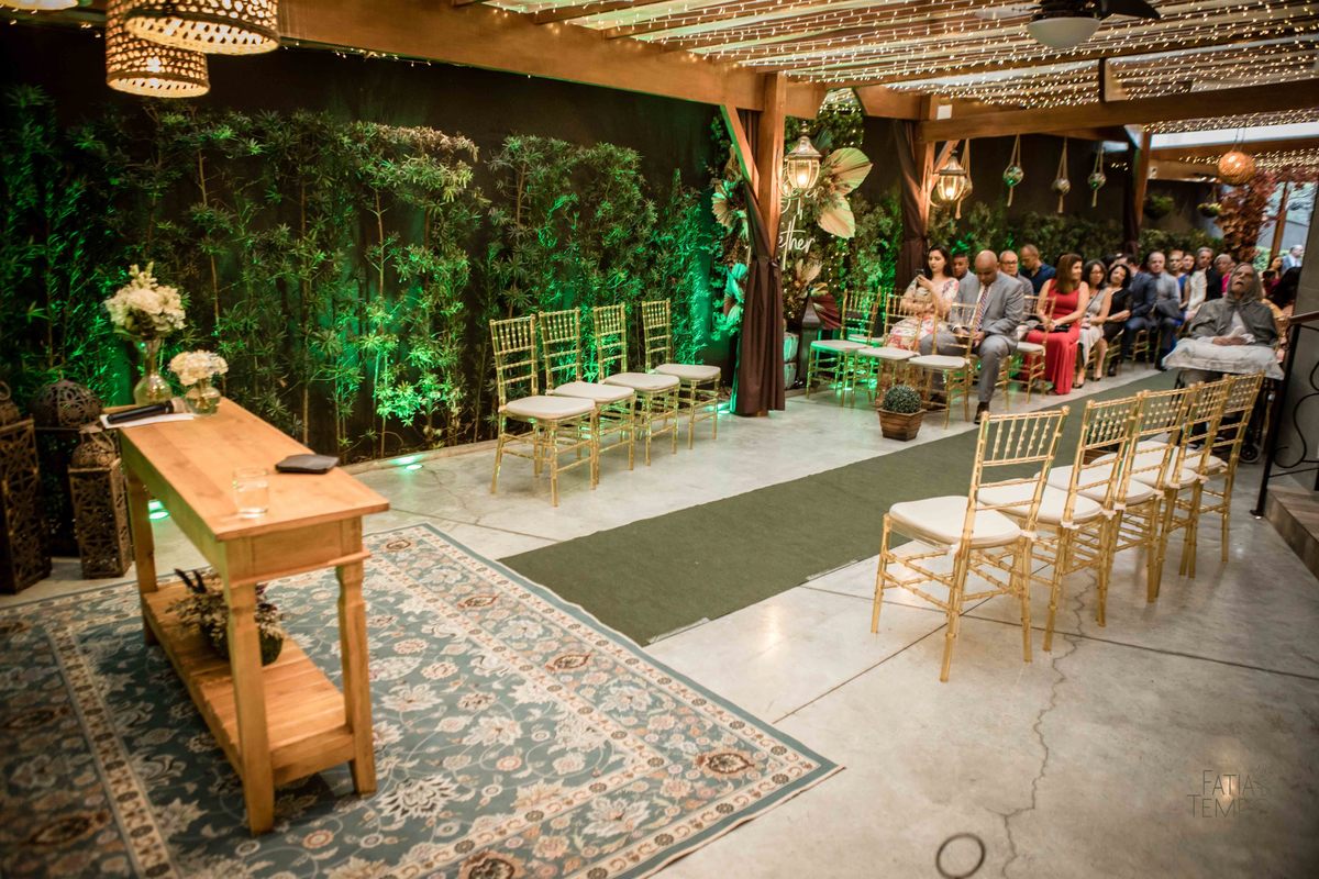 casamento, noiva, noivo, wedding, festa, buffet, alianças, vestido de noiva, madrinhas, padrinhos, estúdio, fotografia, decoração, Rolex, iPhone, glamour, hotel, modelo, dj, som, iluminação, assessoria, amor, família, 