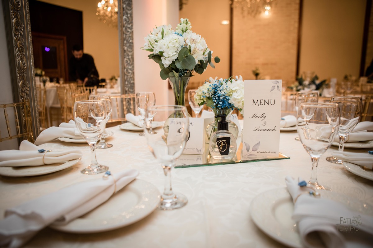 casamento, noiva, noivo, wedding, festa, buffet, alianças, vestido de noiva, madrinhas, padrinhos, estúdio, fotografia, decoração, Rolex, iPhone, glamour, hotel, modelo, dj, som, iluminação, assessoria, amor, família, 