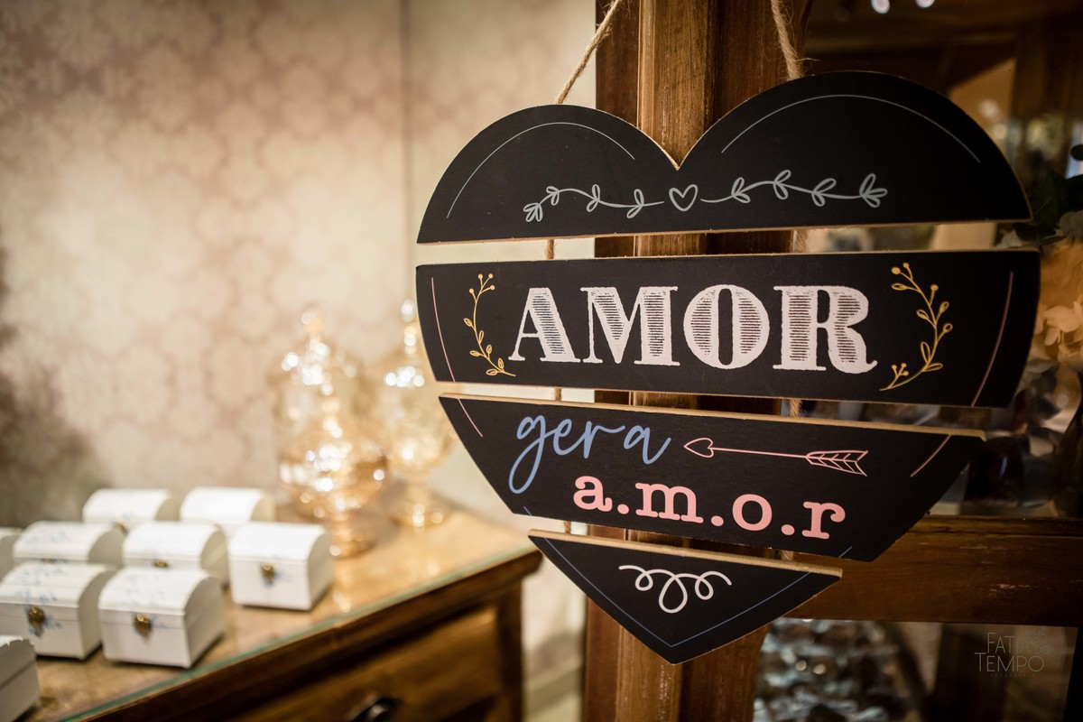 casamento, noiva, noivo, wedding, festa, buffet, alianças, vestido de noiva, madrinhas, padrinhos, estúdio, fotografia, decoração, Rolex, iPhone, glamour, hotel, modelo, dj, som, iluminação, assessoria, amor, família, 