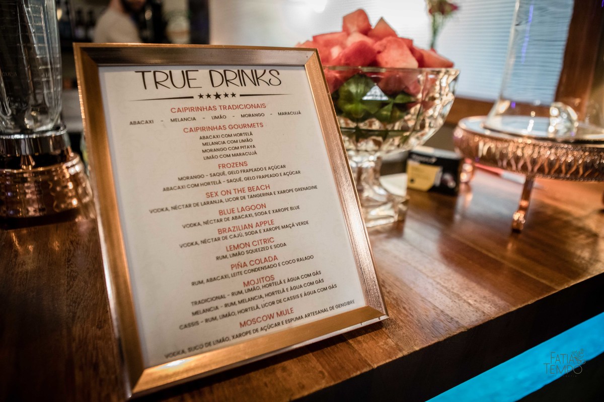 casamento, noiva, noivo, wedding, festa, buffet, alianças, vestido de noiva, madrinhas, padrinhos, estúdio, fotografia, decoração, Rolex, iPhone, glamour, hotel, modelo, dj, som, iluminação, assessoria, amor, família, 