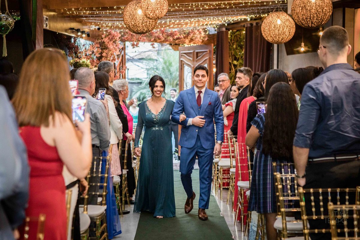 casamento, noiva, noivo, wedding, festa, buffet, alianças, vestido de noiva, madrinhas, padrinhos, estúdio, fotografia, decoração, Rolex, iPhone, glamour, hotel, modelo, dj, som, iluminação, assessoria, amor, família, 