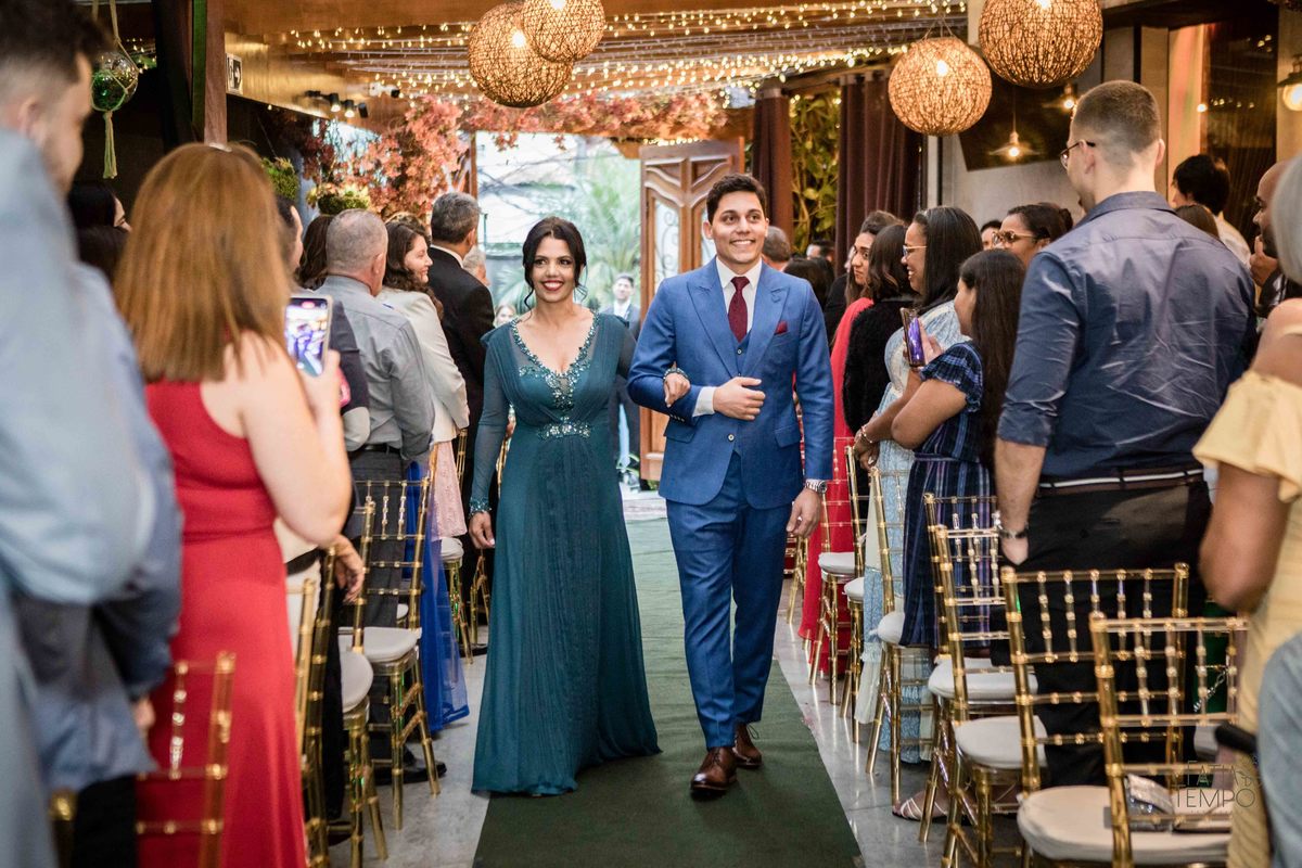 casamento, noiva, noivo, wedding, festa, buffet, alianças, vestido de noiva, madrinhas, padrinhos, estúdio, fotografia, decoração, Rolex, iPhone, glamour, hotel, modelo, dj, som, iluminação, assessoria, amor, família, 