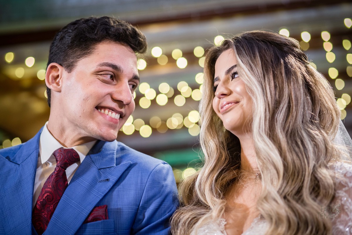 casamento, noiva, noivo, wedding, festa, buffet, alianças, vestido de noiva, madrinhas, padrinhos, estúdio, fotografia, decoração, Rolex, iPhone, glamour, hotel, modelo, dj, som, iluminação, assessoria, amor, família, 