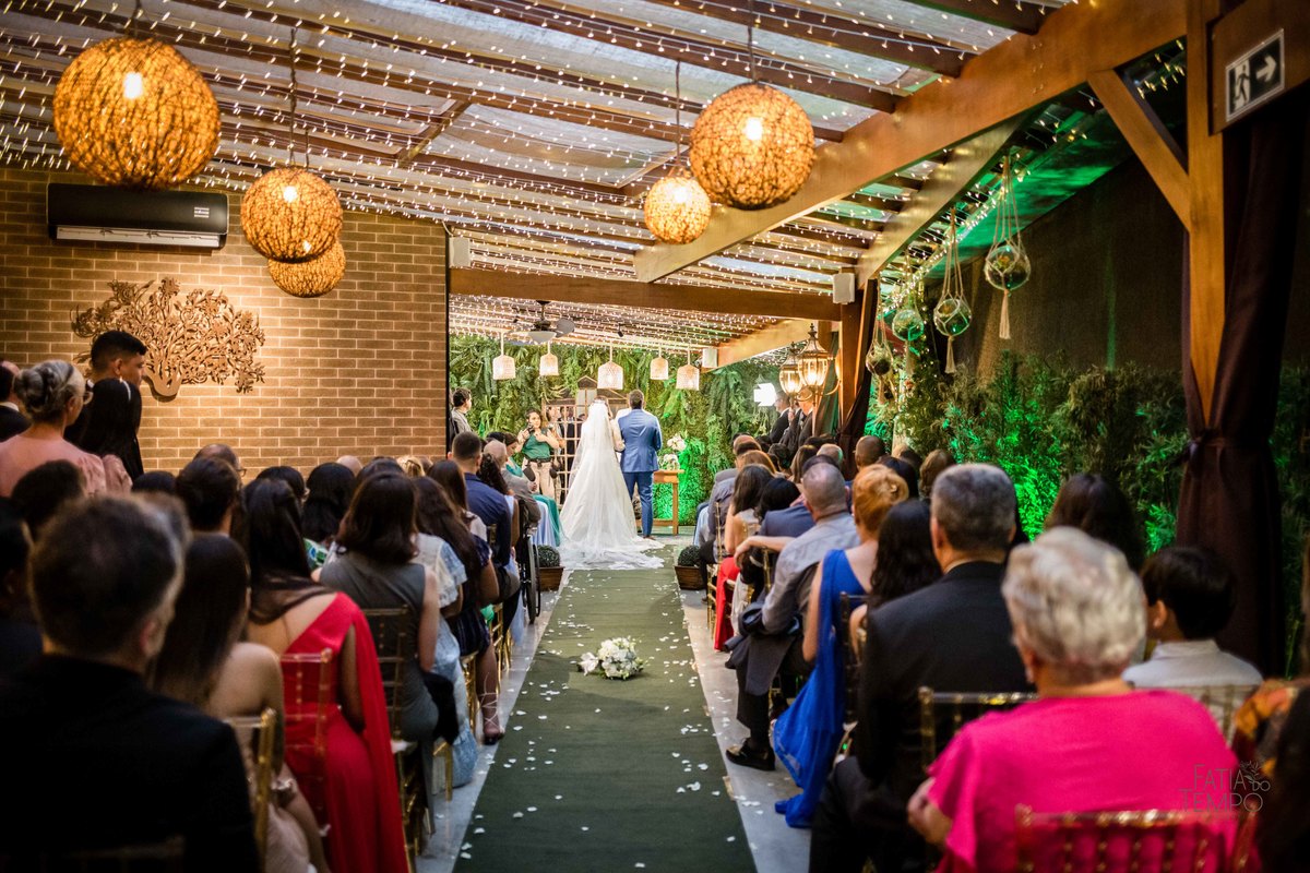 casamento, noiva, noivo, wedding, festa, buffet, alianças, vestido de noiva, madrinhas, padrinhos, estúdio, fotografia, decoração, Rolex, iPhone, glamour, hotel, modelo, dj, som, iluminação, assessoria, amor, família, 