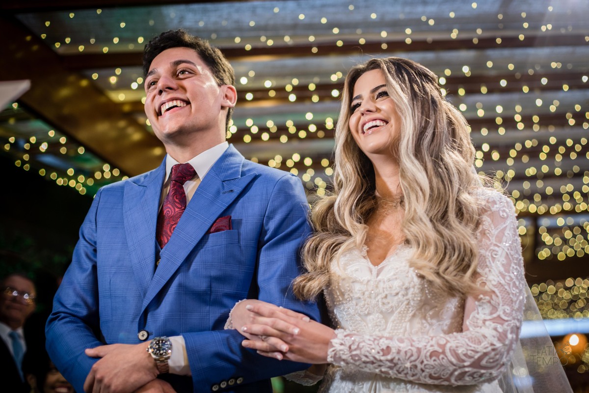 casamento, noiva, noivo, wedding, festa, buffet, alianças, vestido de noiva, madrinhas, padrinhos, estúdio, fotografia, decoração, Rolex, iPhone, glamour, hotel, modelo, dj, som, iluminação, assessoria, amor, família, 