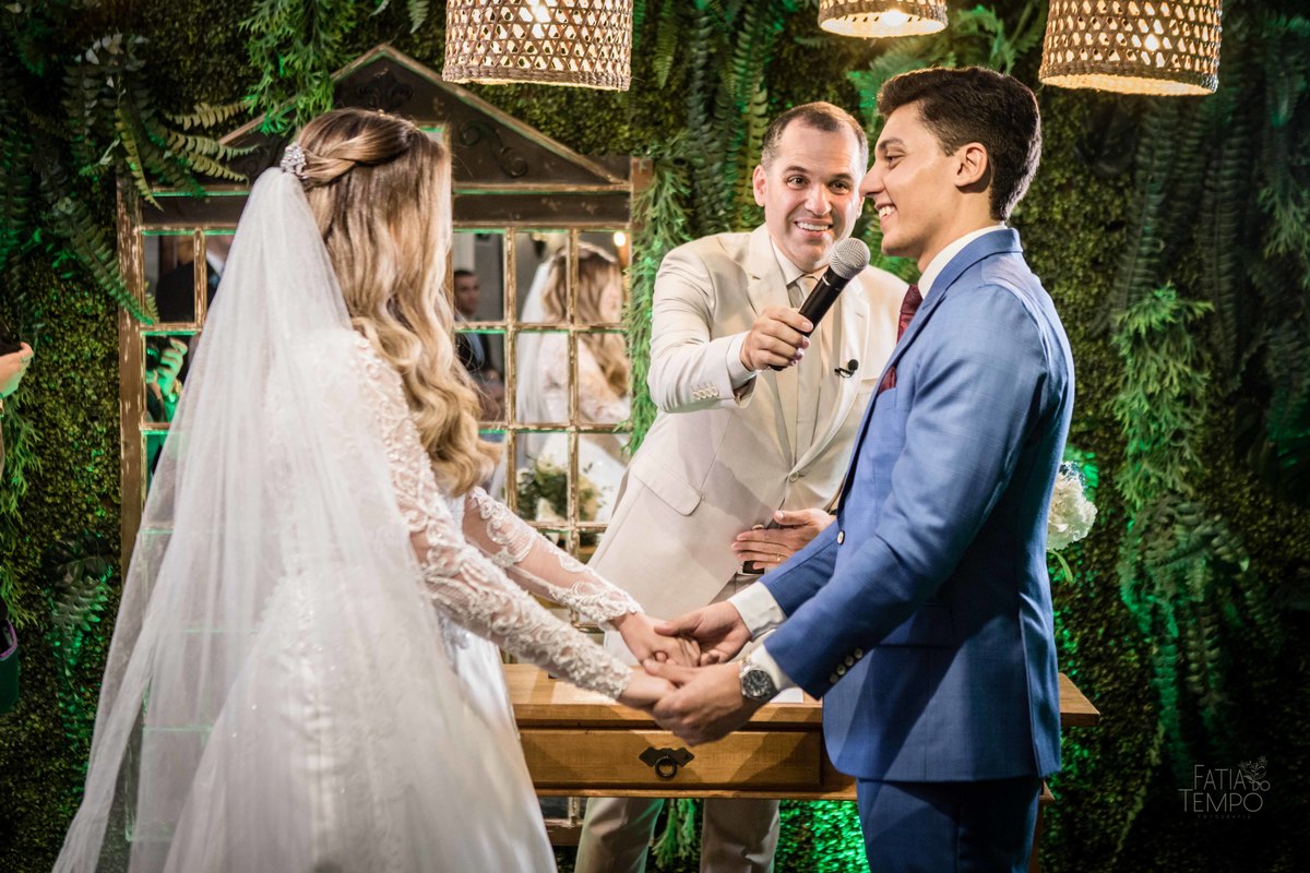 casamento, noiva, noivo, wedding, festa, buffet, alianças, vestido de noiva, madrinhas, padrinhos, estúdio, fotografia, decoração, Rolex, iPhone, glamour, hotel, modelo, dj, som, iluminação, assessoria, amor, família, 