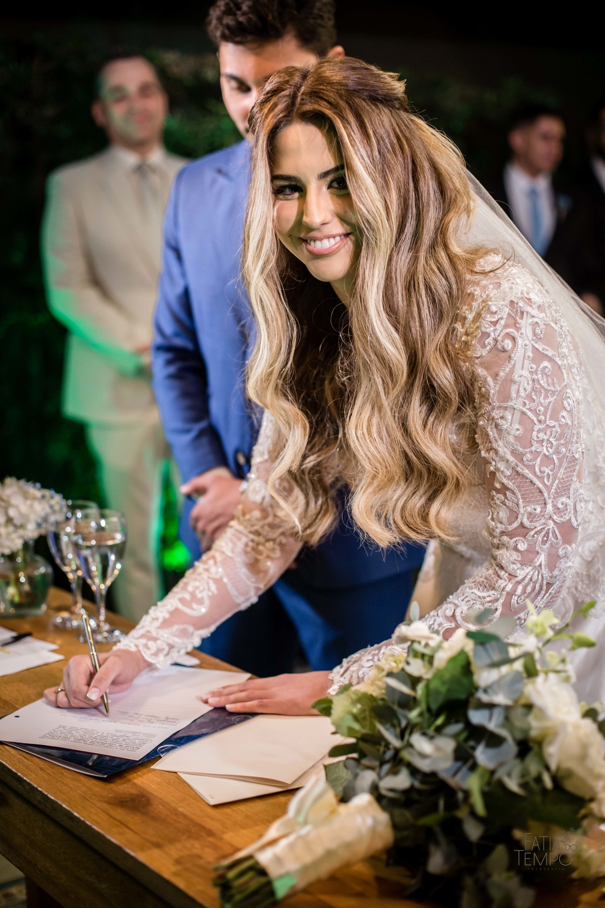 casamento, noiva, noivo, wedding, festa, buffet, alianças, vestido de noiva, madrinhas, padrinhos, estúdio, fotografia, decoração, Rolex, iPhone, glamour, hotel, modelo, dj, som, iluminação, assessoria, amor, família, 