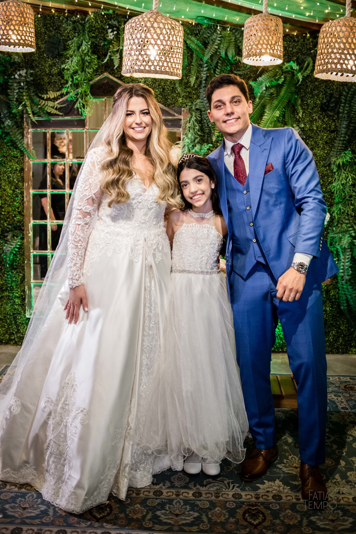 casamento, noiva, noivo, wedding, festa, buffet, alianças, vestido de noiva, madrinhas, padrinhos, estúdio, fotografia, decoração, Rolex, iPhone, glamour, hotel, modelo, dj, som, iluminação, assessoria, amor, família, 