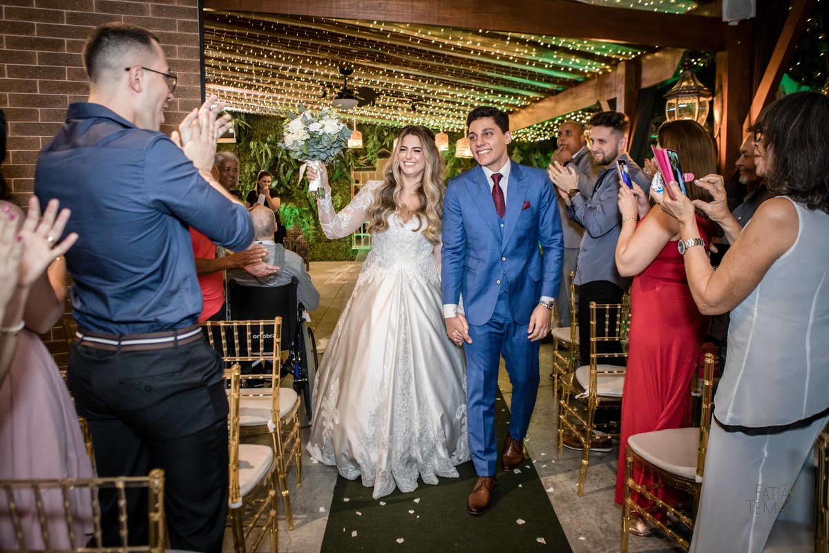 casamento, noiva, noivo, wedding, festa, buffet, alianças, vestido de noiva, madrinhas, padrinhos, estúdio, fotografia, decoração, Rolex, iPhone, glamour, hotel, modelo, dj, som, iluminação, assessoria, amor, família, 