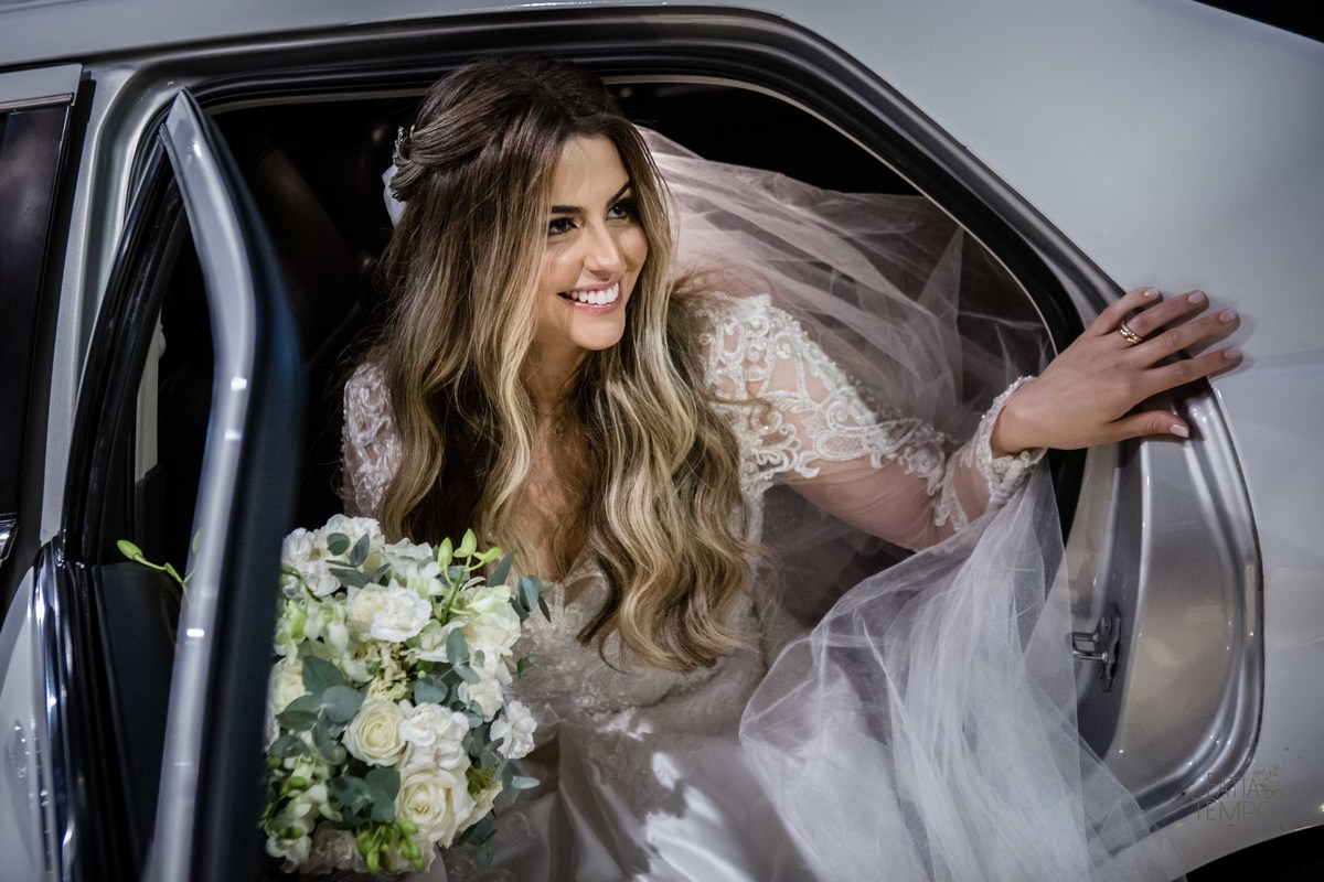 casamento, noiva, noivo, wedding, festa, buffet, alianças, vestido de noiva, madrinhas, padrinhos, estúdio, fotografia, decoração, Rolex, iPhone, glamour, hotel, modelo, dj, som, iluminação, assessoria, amor, família, 