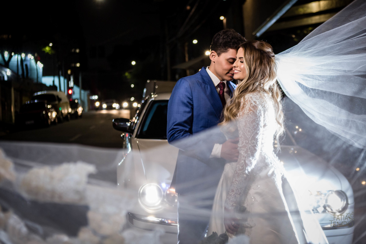 casamento, noiva, noivo, wedding, festa, buffet, alianças, vestido de noiva, madrinhas, padrinhos, estúdio, fotografia, decoração, Rolex, iPhone, glamour, hotel, modelo, dj, som, iluminação, assessoria, amor, família, 