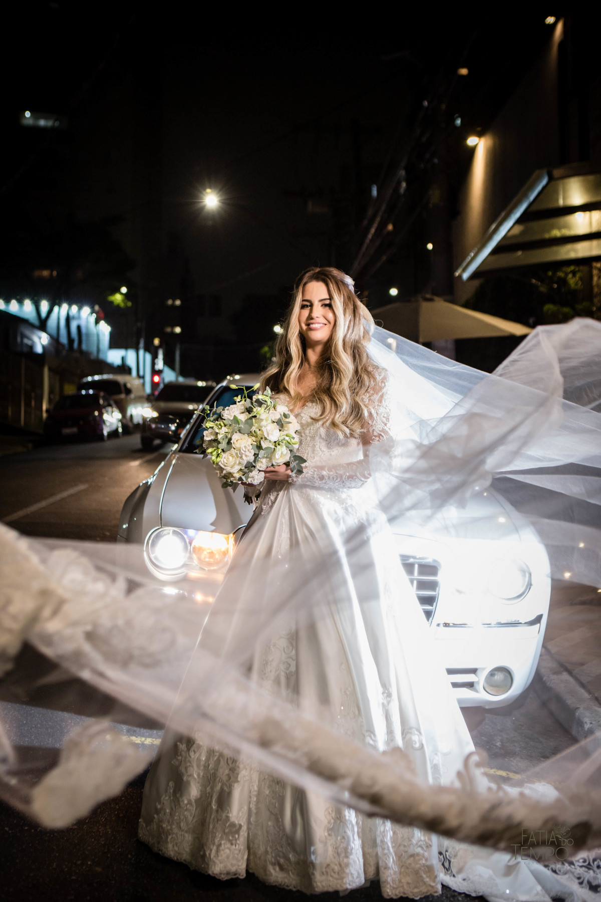 casamento, noiva, noivo, wedding, festa, buffet, alianças, vestido de noiva, madrinhas, padrinhos, estúdio, fotografia, decoração, Rolex, iPhone, glamour, hotel, modelo, dj, som, iluminação, assessoria, amor, família, 