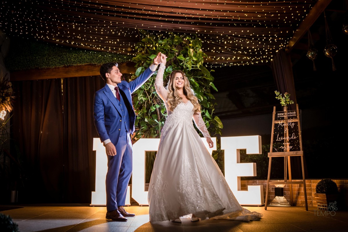 casamento, noiva, noivo, wedding, festa, buffet, alianças, vestido de noiva, madrinhas, padrinhos, estúdio, fotografia, decoração, Rolex, iPhone, glamour, hotel, modelo, dj, som, iluminação, assessoria, amor, família, 