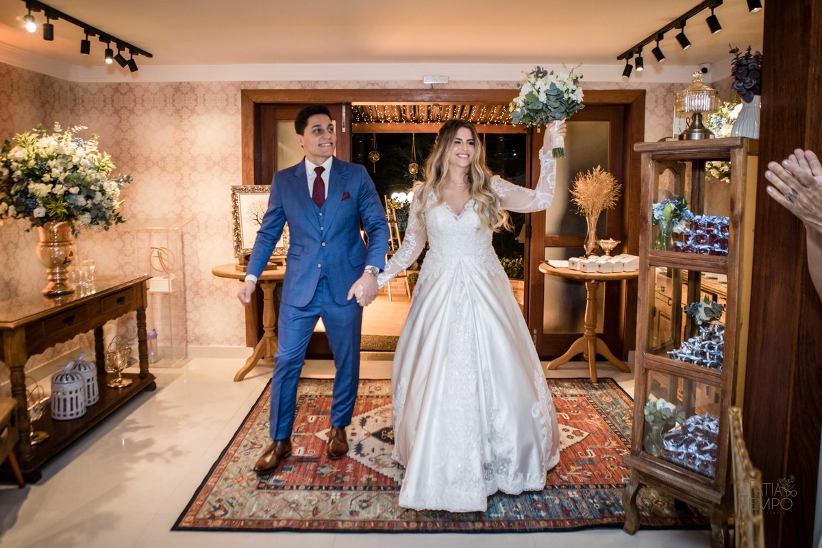 casamento, noiva, noivo, wedding, festa, buffet, alianças, vestido de noiva, madrinhas, padrinhos, estúdio, fotografia, decoração, Rolex, iPhone, glamour, hotel, modelo, dj, som, iluminação, assessoria, amor, família, 