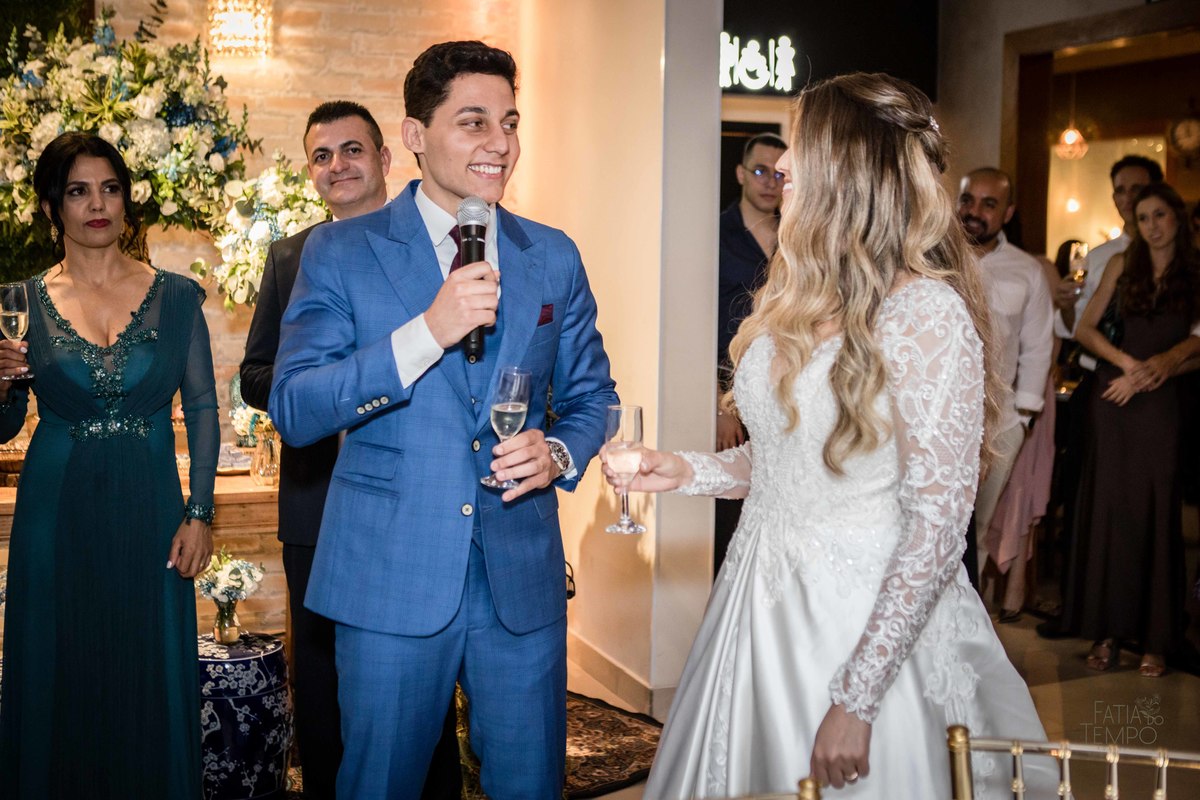 casamento, noiva, noivo, wedding, festa, buffet, alianças, vestido de noiva, madrinhas, padrinhos, estúdio, fotografia, decoração, Rolex, iPhone, glamour, hotel, modelo, dj, som, iluminação, assessoria, amor, família, 