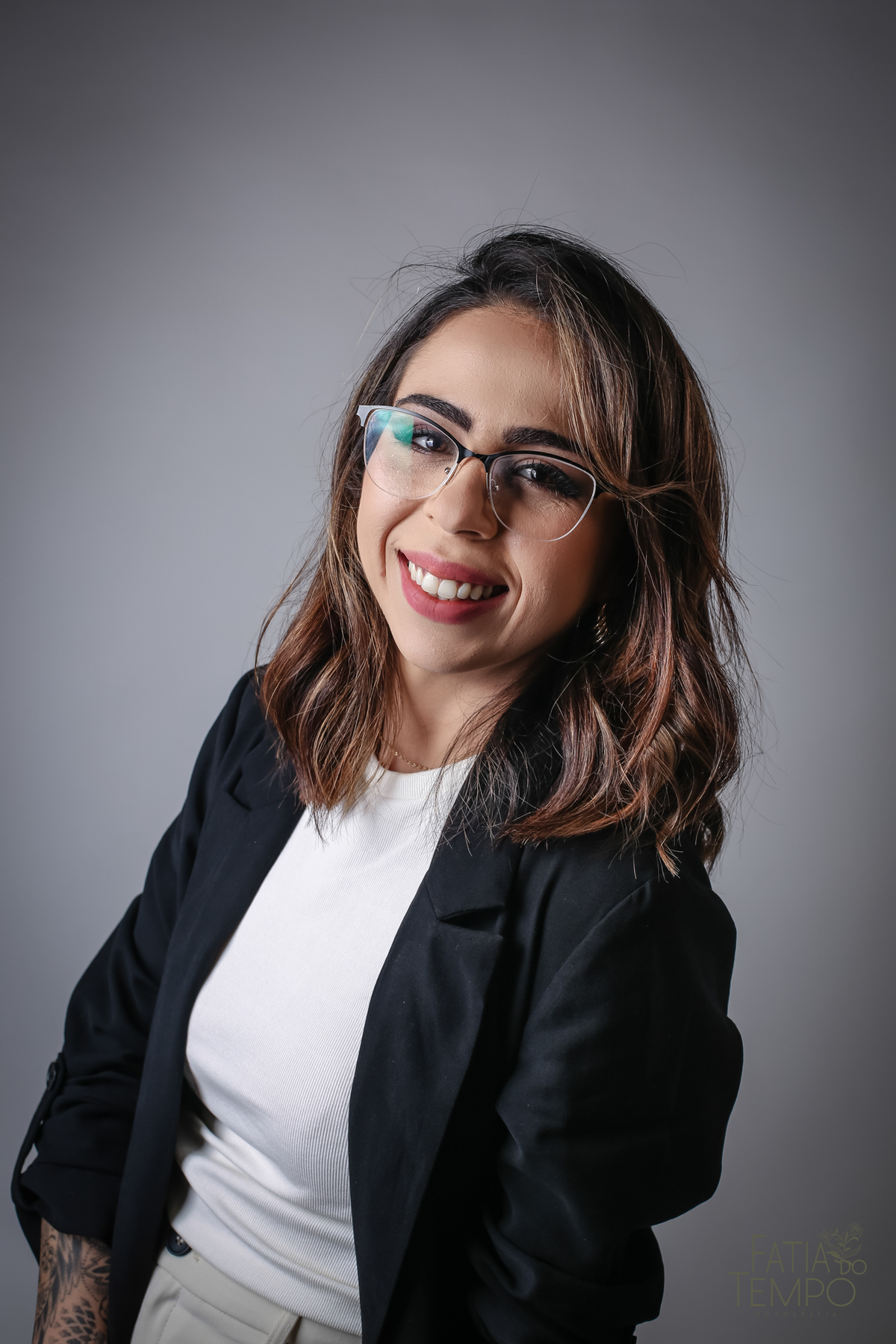 ensaio linkedin, ensaio em estudio linkedin, linkedin, fotos para linkedin, especialista em linkedin, fotos corporativas, fotos para corporativo, ensaio profisisonal, ensaio de marca, ensaio para instagram, fotos para usar no linkedin