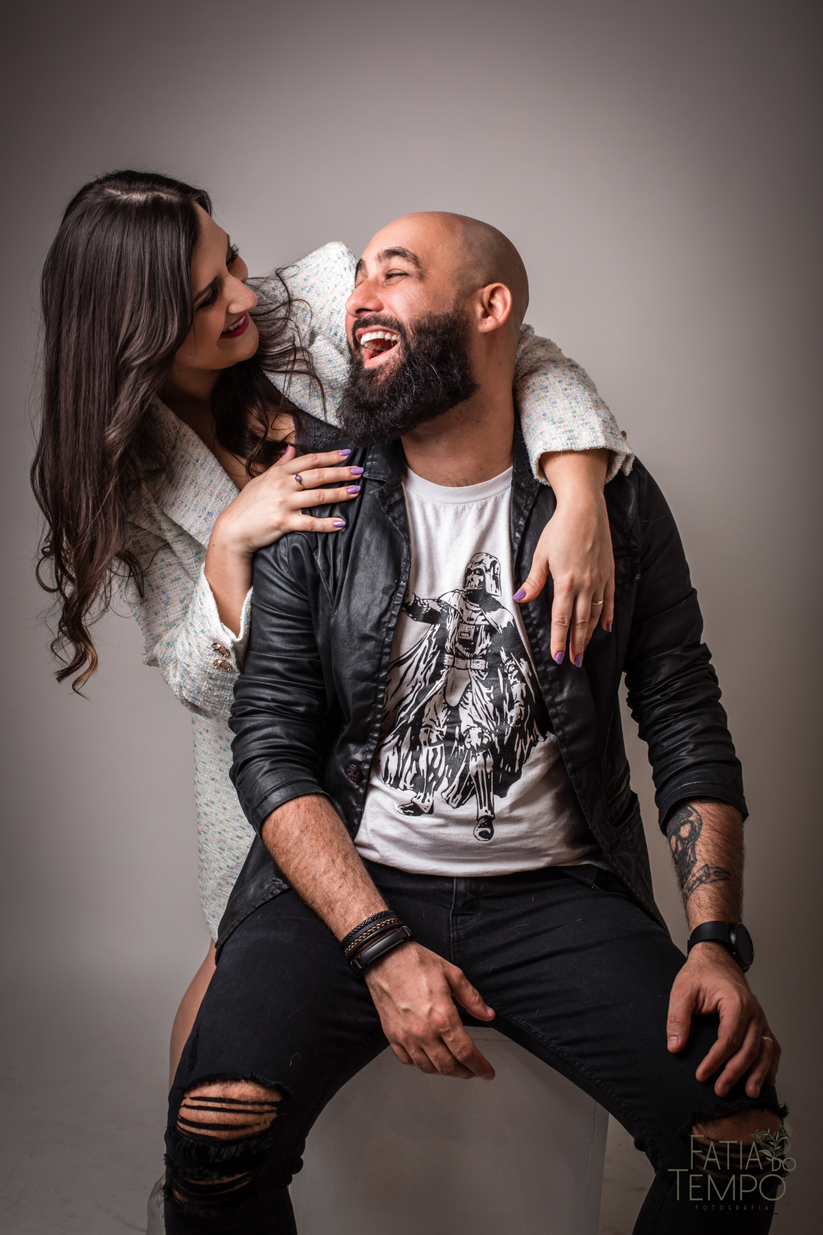 ensaio pré casamento estudio, ensaio de casal em estudio, ensaio de familia com gatos, casal e seu gato, ensaio pre casamento, ensaio em estudio de casal, ensaio pre casamento de casal, vou casar, fotos de pre casamento, fotos de pre casamento em estudio