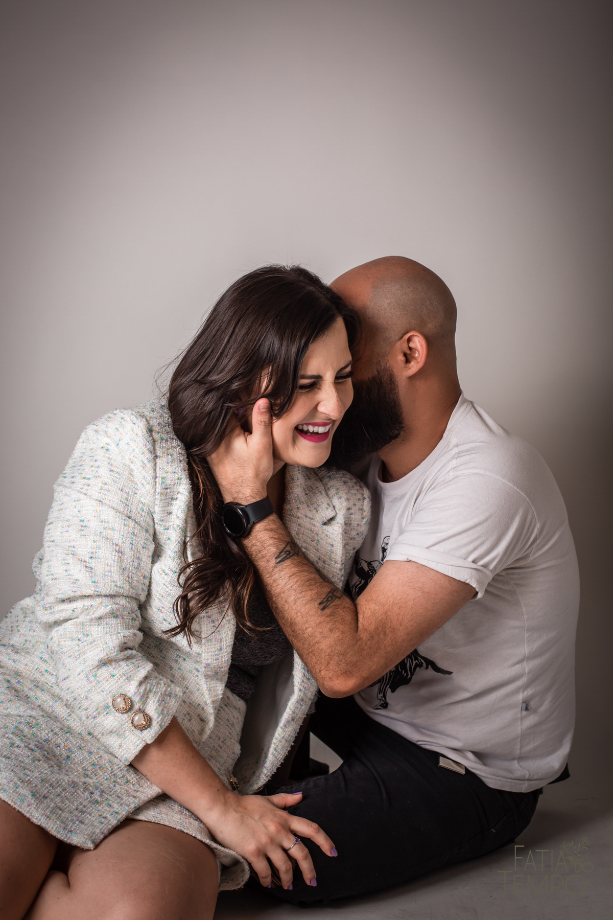 ensaio pré casamento estudio, ensaio de casal em estudio, ensaio de familia com gatos, casal e seu gato, ensaio pre casamento, ensaio em estudio de casal, ensaio pre casamento de casal, vou casar, fotos de pre casamento, fotos de pre casamento em estudio