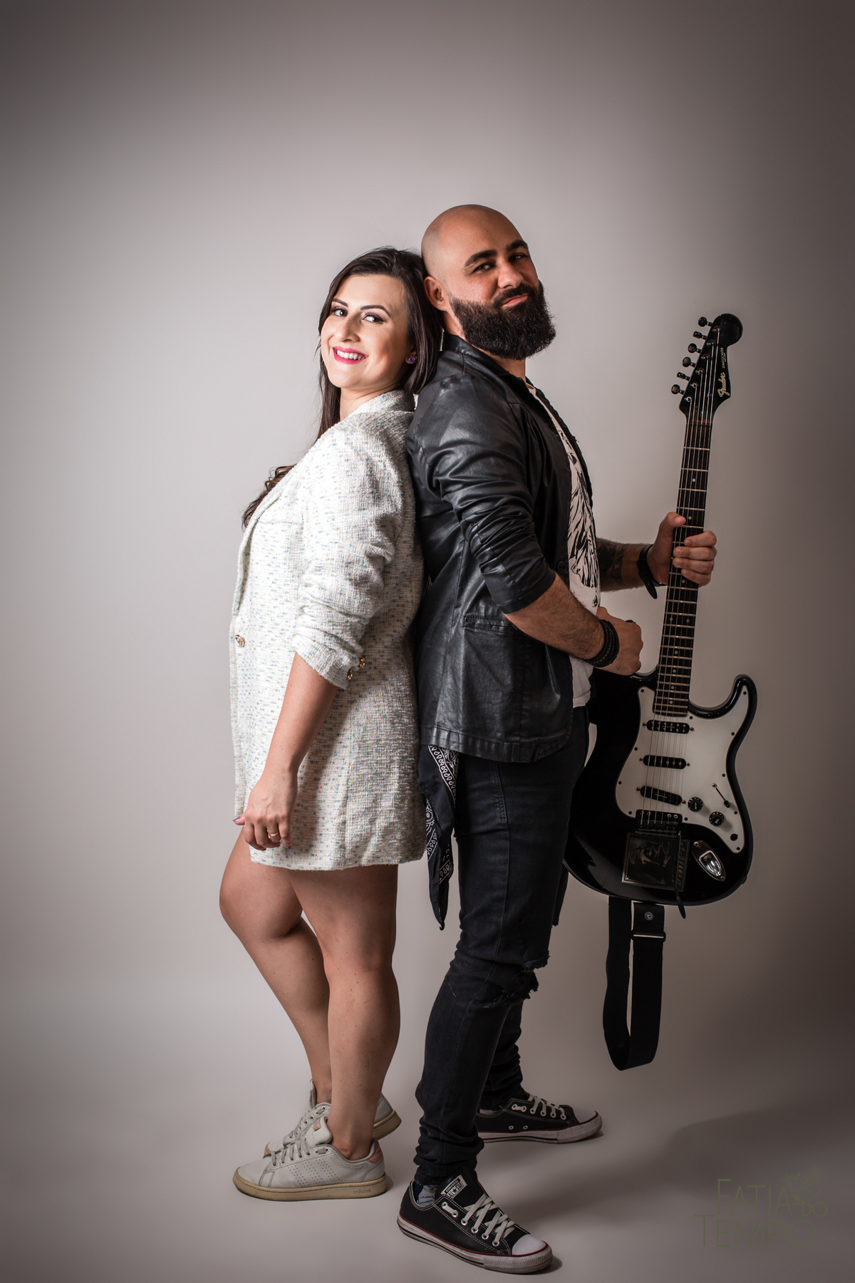 ensaio pré casamento estudio, ensaio de casal em estudio, ensaio de familia com gatos, casal e seu gato, ensaio pre casamento, ensaio em estudio de casal, ensaio pre casamento de casal, vou casar, fotos de pre casamento, fotos de pre casamento em estudio