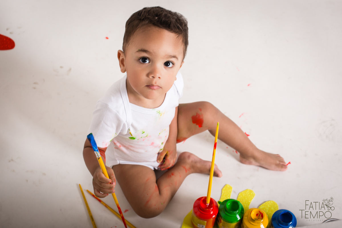 ensaio paint baby, ensaio paint baby, ensaio de bebe, ensaio de bebe, ensaio de 2 anos, ensaio de familia, paint baby, ensaio de pintura, ensaio pintura
