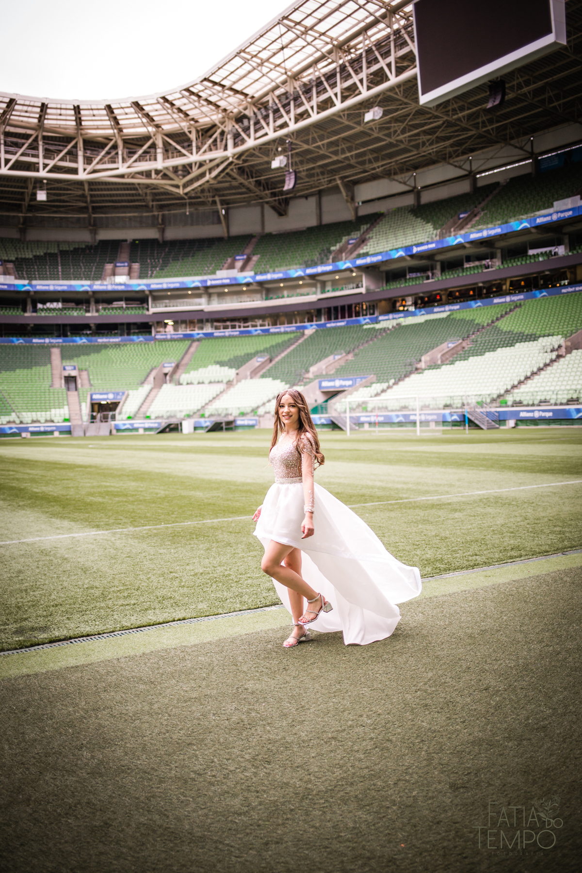 ensaio allianz parque, ensaio no estadio, ensaio pre festa, ensaio de debutante palmeirense, ensaio palmeiras, ensaio no estadio do palmeiras, debutante palmeirense, ensaio xv, ensaio pre festa de 15 anos, ensaio no estadio allianz parque, 