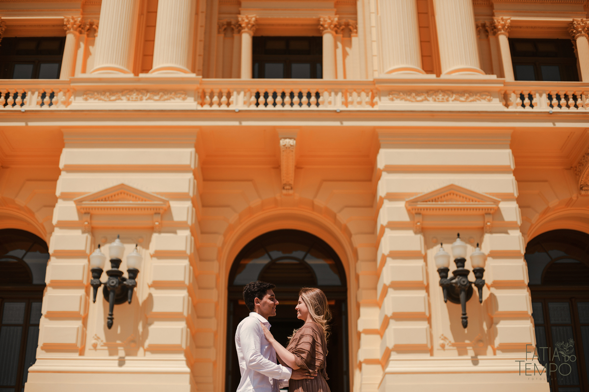ensaio pre casamento, ensaio museu do ipiranga, ensaio no museu, ensaio pre casamento no museu, ensaio pre wedding, ensaio pré wedding no museu, museu do ipiranga, fotos no museu do ipiranga