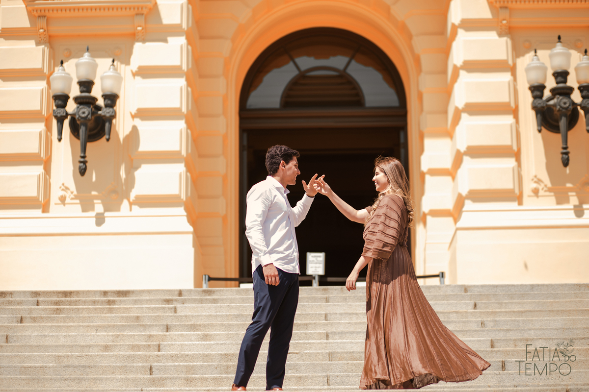 ensaio pre casamento, ensaio museu do ipiranga, ensaio no museu, ensaio pre casamento no museu, ensaio pre wedding, ensaio pré wedding no museu, museu do ipiranga, fotos no museu do ipiranga