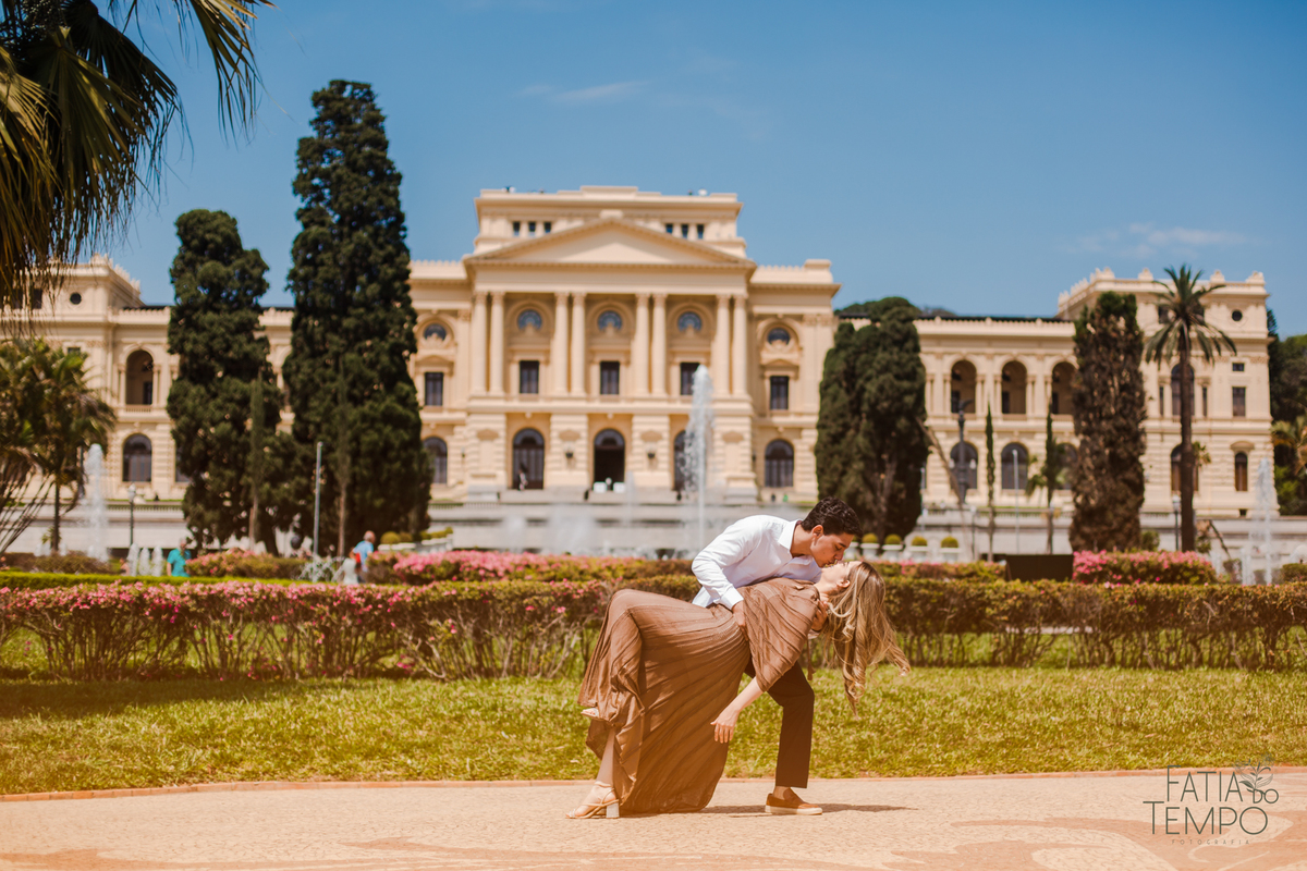 ensaio pre casamento, ensaio museu do ipiranga, ensaio no museu, ensaio pre casamento no museu, ensaio pre wedding, ensaio pré wedding no museu, museu do ipiranga, fotos no museu do ipiranga
