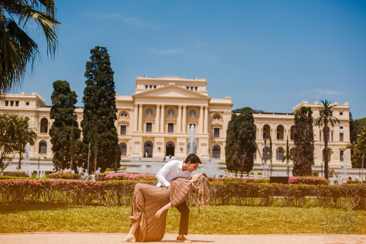 ensaio pre casamento, ensaio museu do ipiranga, ensaio no museu, ensaio pre casamento no museu, ensaio pre wedding, ensaio pré wedding no museu, museu do ipiranga, fotos no museu do ipiranga
