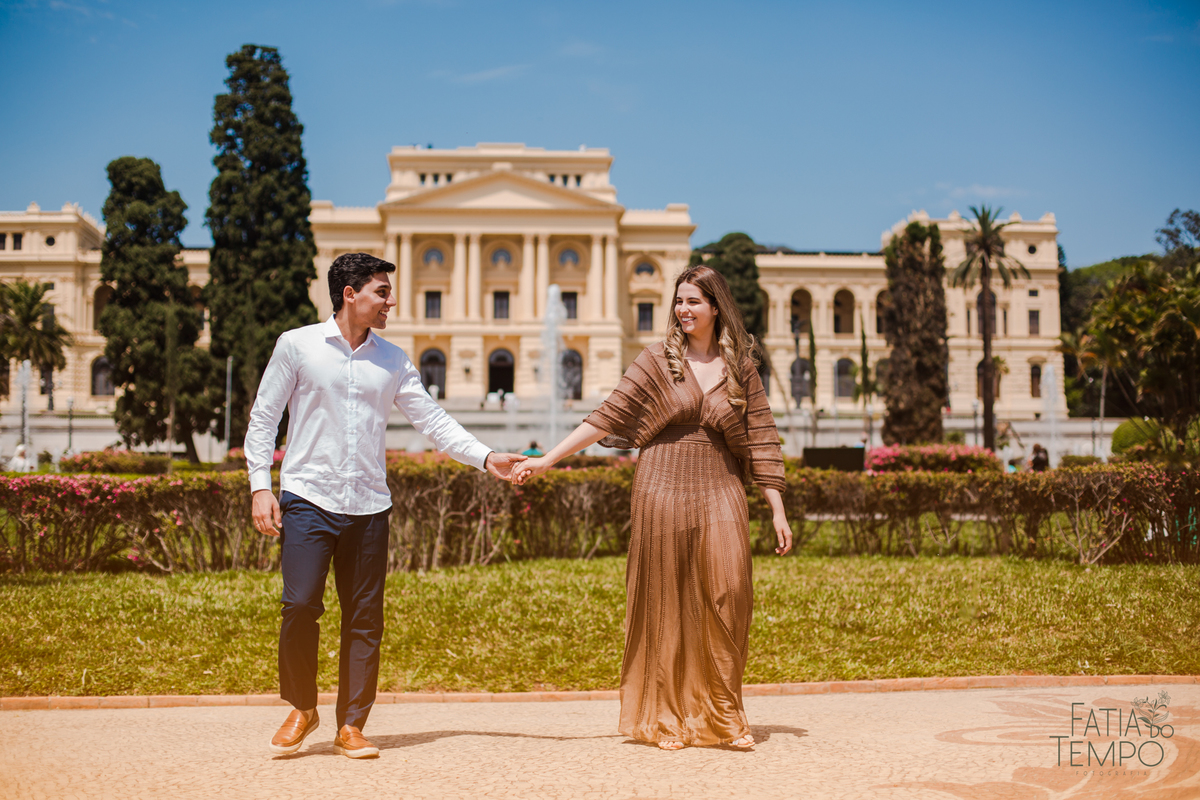 ensaio pre casamento, ensaio museu do ipiranga, ensaio no museu, ensaio pre casamento no museu, ensaio pre wedding, ensaio pré wedding no museu, museu do ipiranga, fotos no museu do ipiranga