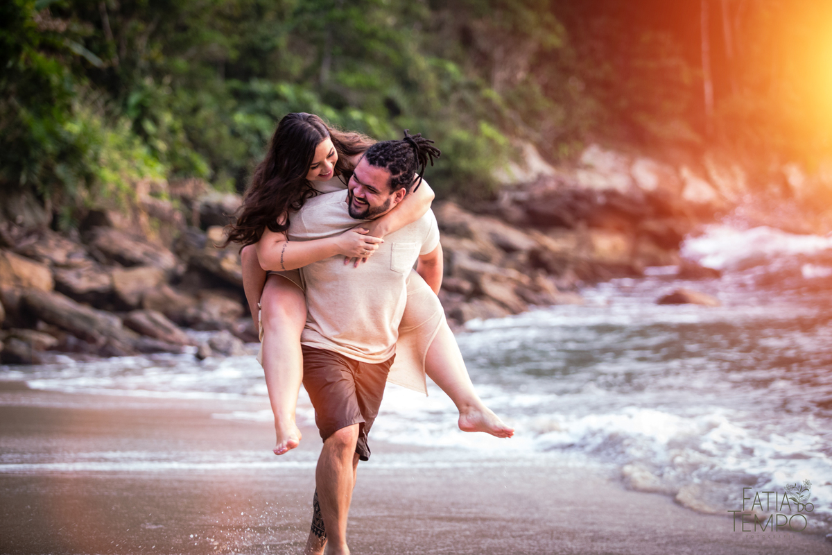 ensaio pre casamento na praia, ensaio de casal na praia, ensaio pre wedding na praia, ensaio na praia, ensaio pre casamento, ensaio pre wedding, ensaio na praia, fotos no guaruja, ensaio profissional na praia, ensaio de casal na praia do guaruja