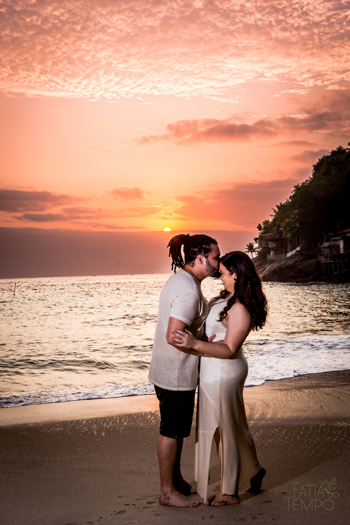 ensaio pre casamento na praia, ensaio de casal na praia, ensaio pre wedding na praia, ensaio na praia, ensaio pre casamento, ensaio pre wedding, ensaio na praia, fotos no guaruja, ensaio profissional na praia, ensaio de casal na praia do guaruja
