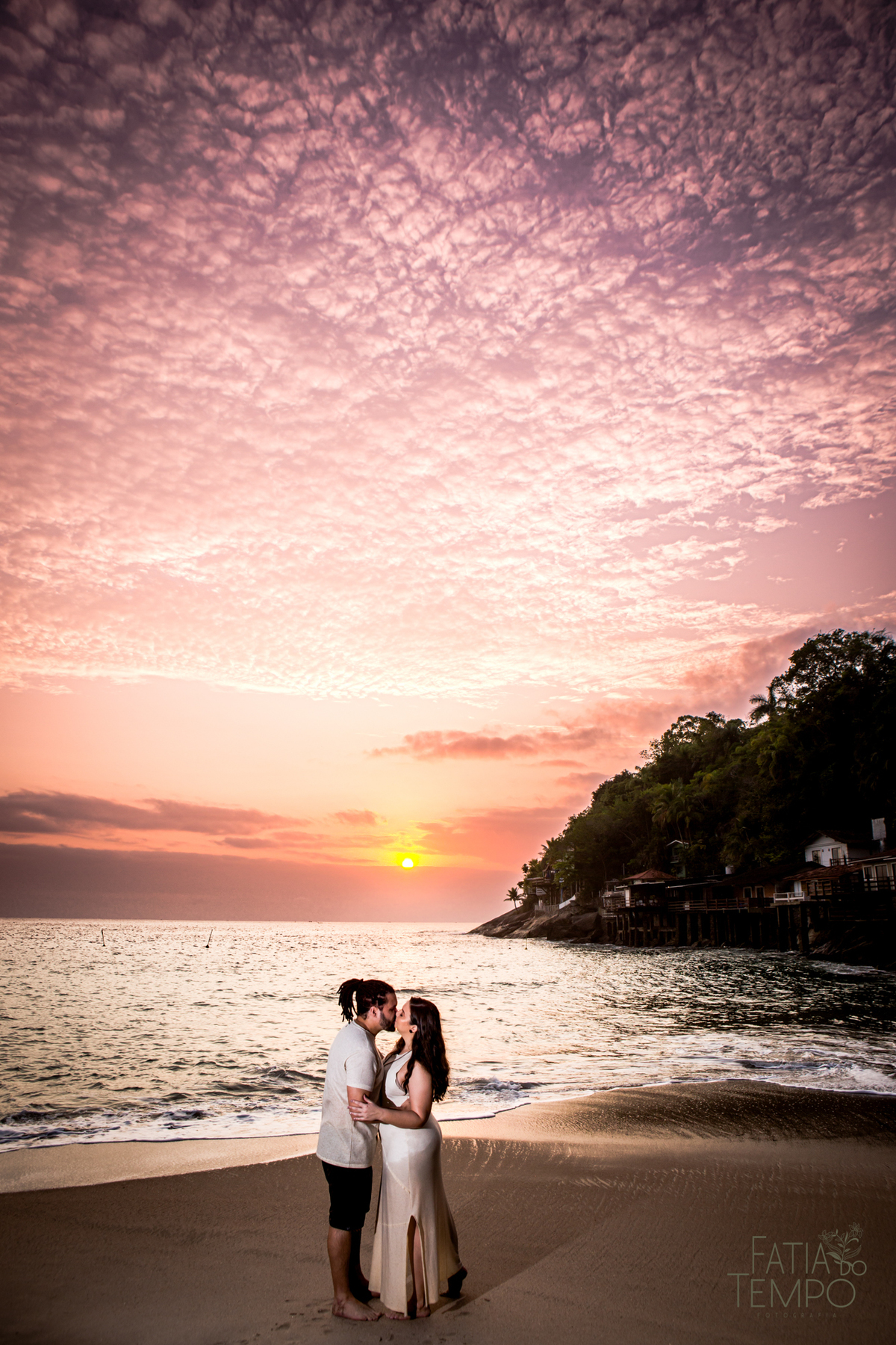 ensaio pre casamento na praia, ensaio de casal na praia, ensaio pre wedding na praia, ensaio na praia, ensaio pre casamento, ensaio pre wedding, ensaio na praia, fotos no guaruja, ensaio profissional na praia, ensaio de casal na praia do guaruja