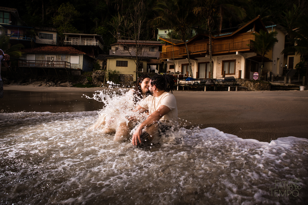 ensaio pre casamento na praia, ensaio de casal na praia, ensaio pre wedding na praia, ensaio na praia, ensaio pre casamento, ensaio pre wedding, ensaio na praia, fotos no guaruja, ensaio profissional na praia, ensaio de casal na praia do guaruja