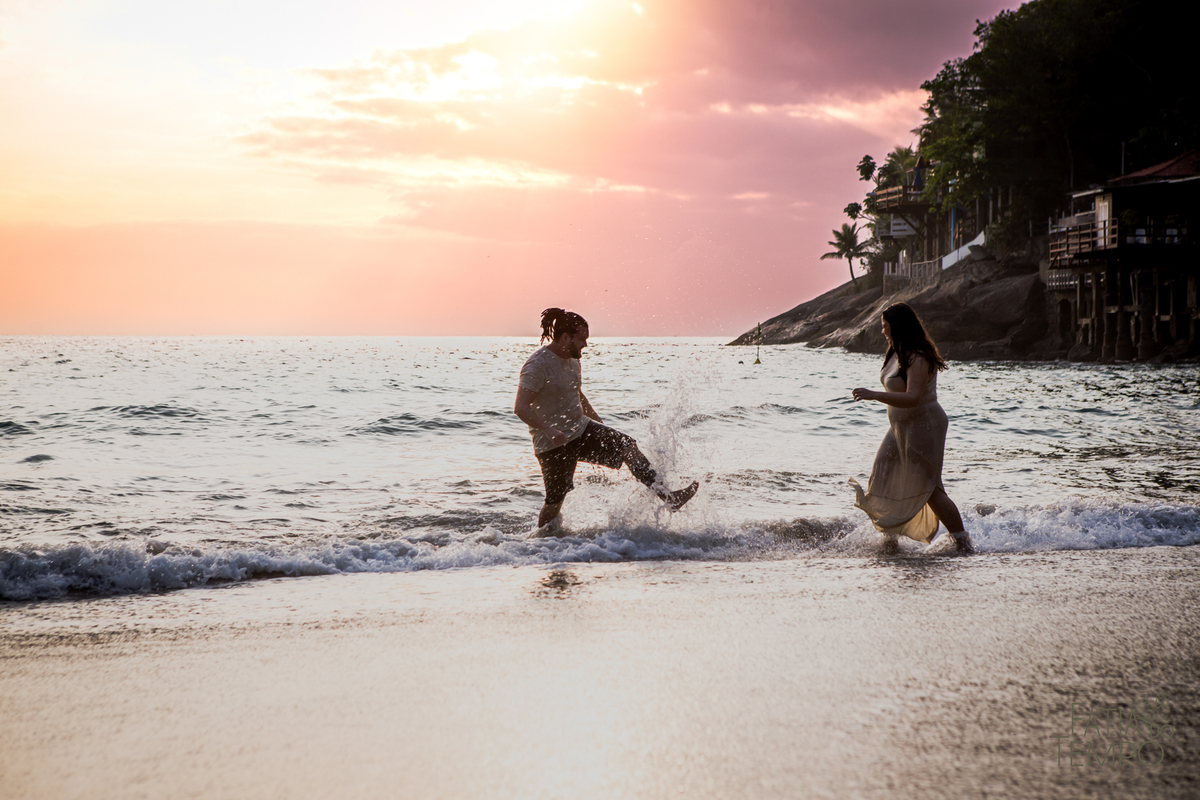 ensaio pre casamento na praia, ensaio de casal na praia, ensaio pre wedding na praia, ensaio na praia, ensaio pre casamento, ensaio pre wedding, ensaio na praia, fotos no guaruja, ensaio profissional na praia, ensaio de casal na praia do guaruja