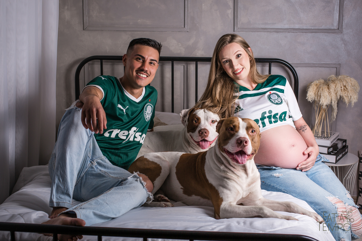 estuio em sao caetano, ensaio gestante, ensaiogestante em estudio, gestante com pitbull, pitbull, gestante loira