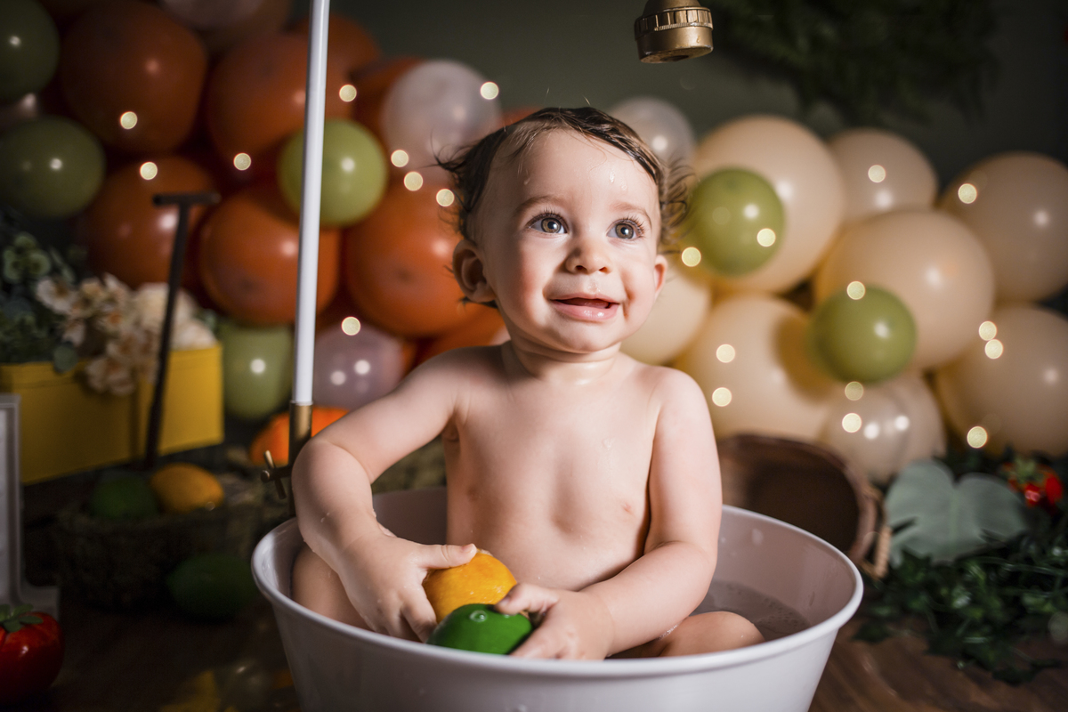 smash the fruit, smash the cake, smash, ensaio smash the cake, ensaio de 1 ano, aniversario de um ano, estudio infantil, fotos em estudio
