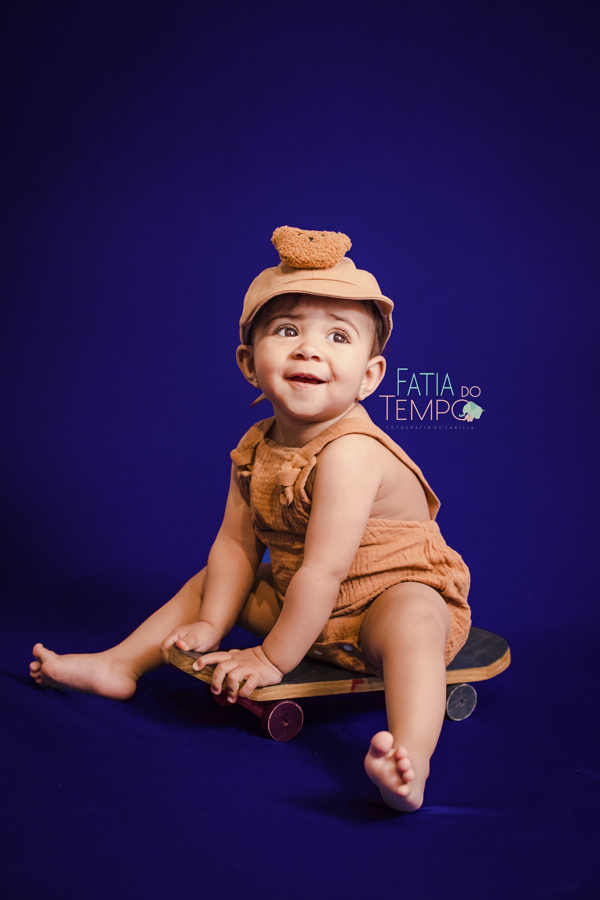 Acompanhar o crescimento e desenvolvimento de um bebê é uma experiência única e emocionante. Ao longo do primeiro ano da Cecília, tivemos o privilégio de registrar cada sorriso, descoberta e mudança em seu ensaio de 12 meses. Desde o seu nascimento, acomp