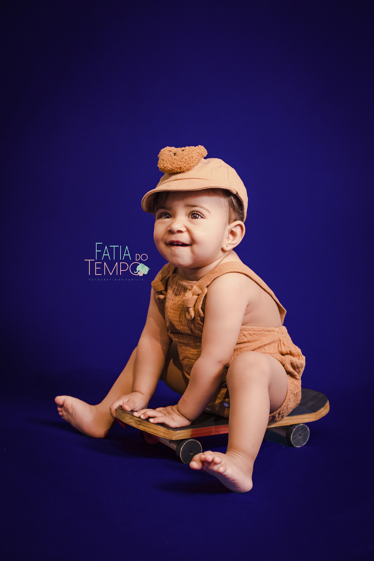 Acompanhar o crescimento e desenvolvimento de um bebê é uma experiência única e emocionante. Ao longo do primeiro ano da Cecília, tivemos o privilégio de registrar cada sorriso, descoberta e mudança em seu ensaio de 12 meses. Desde o seu nascimento, acomp