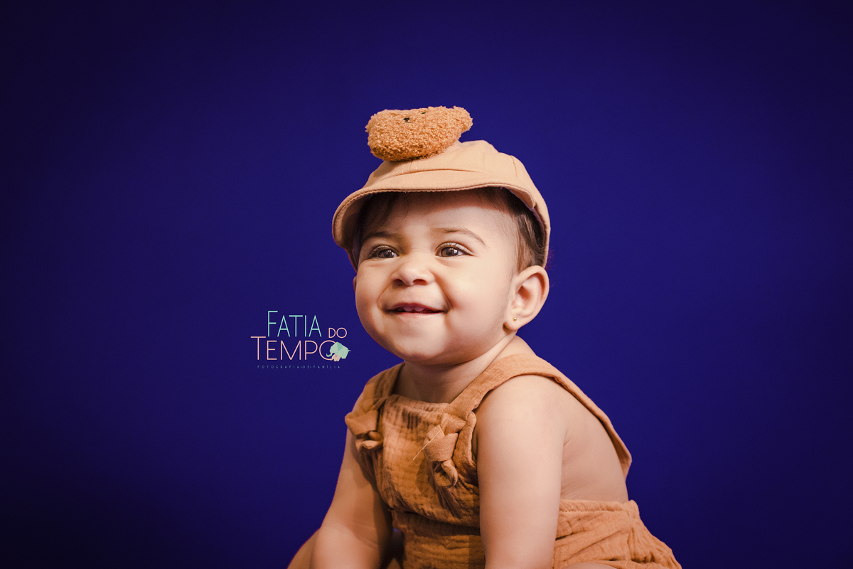 Acompanhar o crescimento e desenvolvimento de um bebê é uma experiência única e emocionante. Ao longo do primeiro ano da Cecília, tivemos o privilégio de registrar cada sorriso, descoberta e mudança em seu ensaio de 12 meses. Desde o seu nascimento, acomp