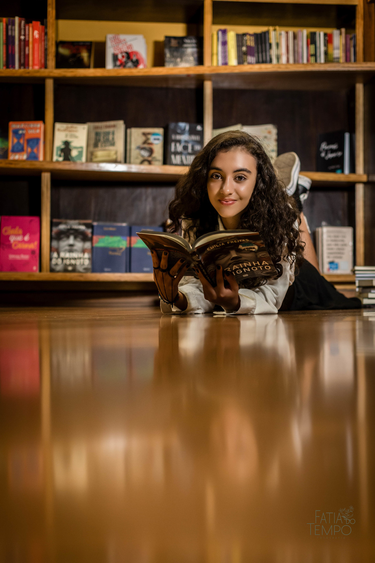 XVanos, 15anos, debutante, menina, mulher, adolescente, aniversario, família, livros, livraria, cultura, inteligência, São Paulo, capital, avenida paulista, ensaio fotográfico, festa, vestido, moda, roupa, chapéu, saia, jaqueta, evento, tênis, 