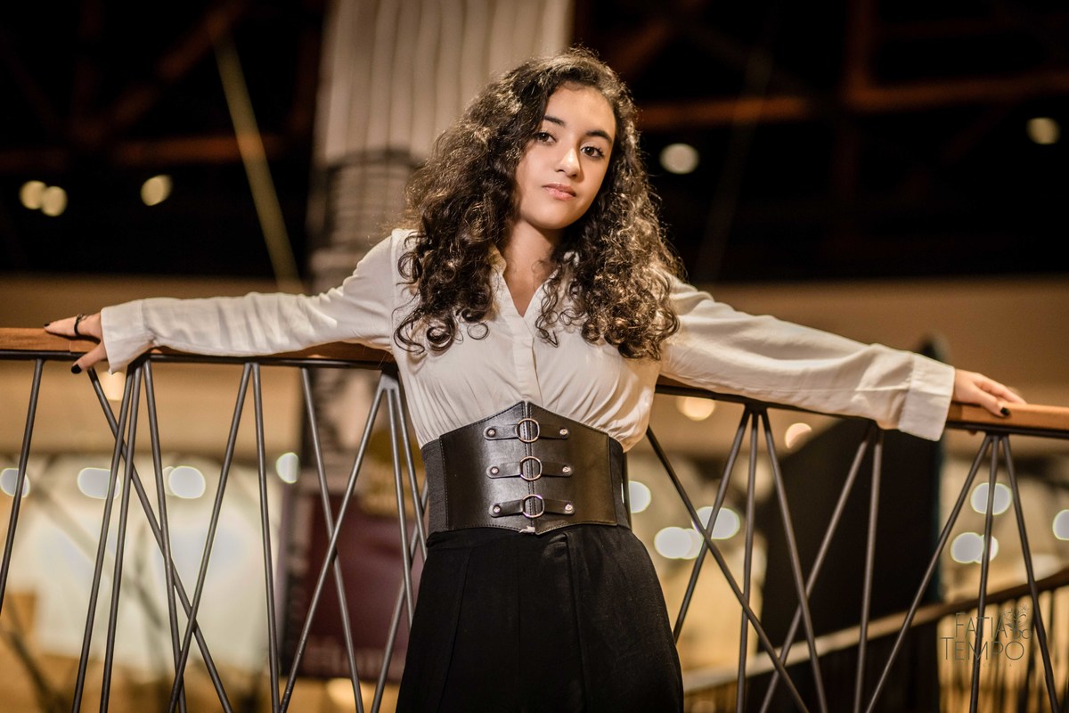 XVanos, 15anos, debutante, menina, mulher, adolescente, aniversario, família, livros, livraria, cultura, inteligência, São Paulo, capital, avenida paulista, ensaio fotográfico, festa, vestido, moda, roupa, chapéu, saia, jaqueta, evento, tênis, 