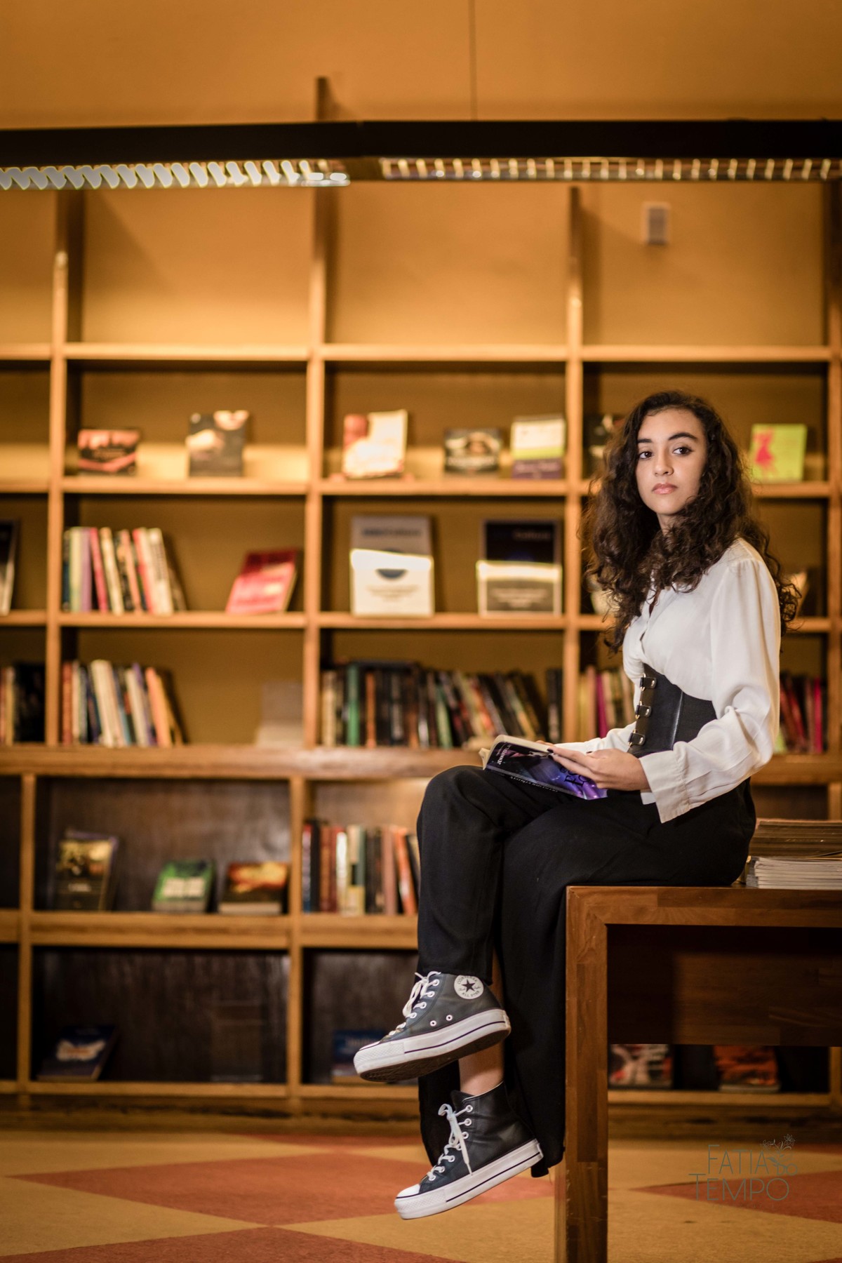 XVanos, 15anos, debutante, menina, mulher, adolescente, aniversario, família, livros, livraria, cultura, inteligência, São Paulo, capital, avenida paulista, ensaio fotográfico, festa, vestido, moda, roupa, chapéu, saia, jaqueta, evento, tênis, 